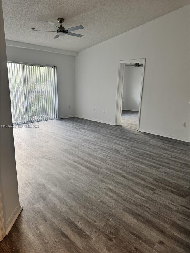 Building Photo - 2131 SE 10th Ave