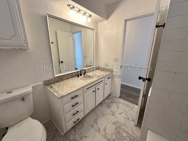 Building Photo - 1428 SW 72nd St