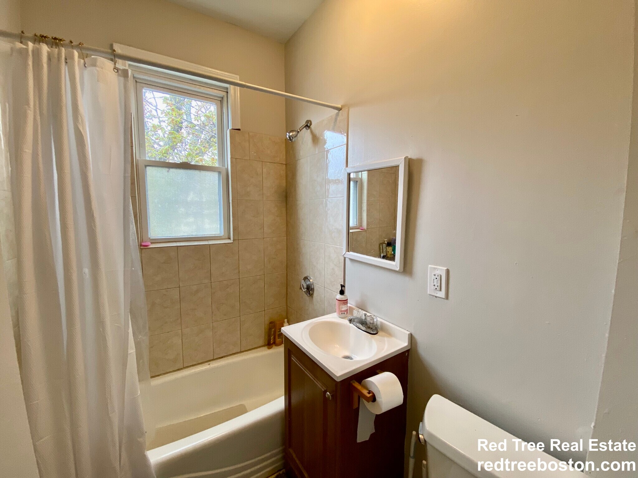 Building Photo - 31 Hurd Rd