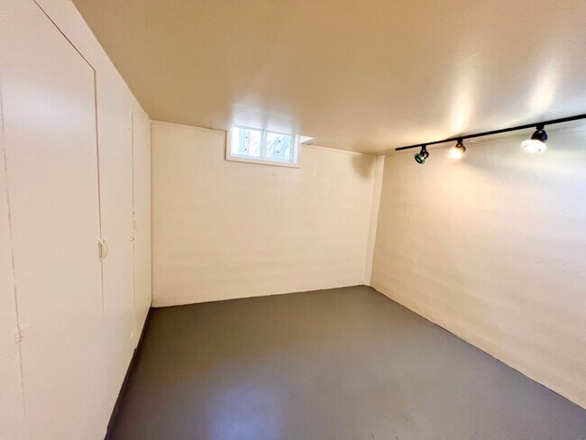 Building Photo - Recently Renovated House With Fenced Back ...