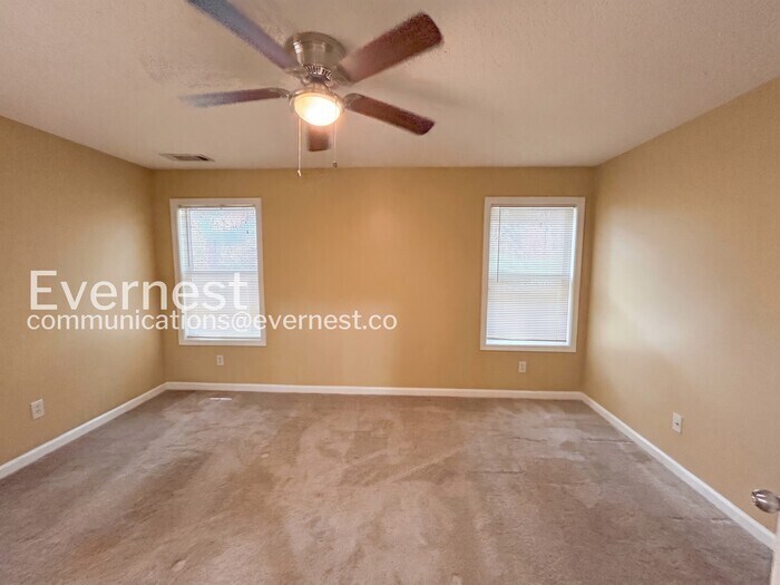 Building Photo - 1403 Little Creek Dr