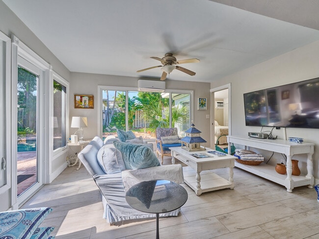 Building Photo - 301 NW 3rd Ct