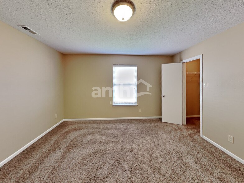 Building Photo - 9104 Cherry Grove Ct