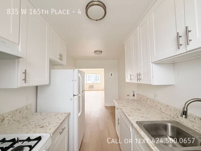 Building Photo - 835 W 165th Pl