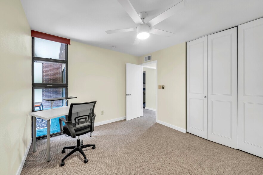 Building Photo - 2227 Canyon Blvd