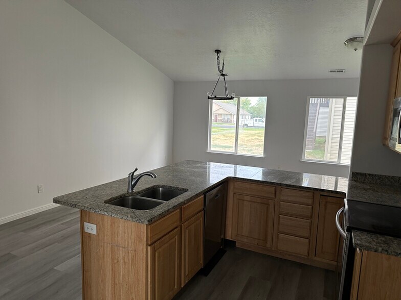 Building Photo - 3127 W 525 N