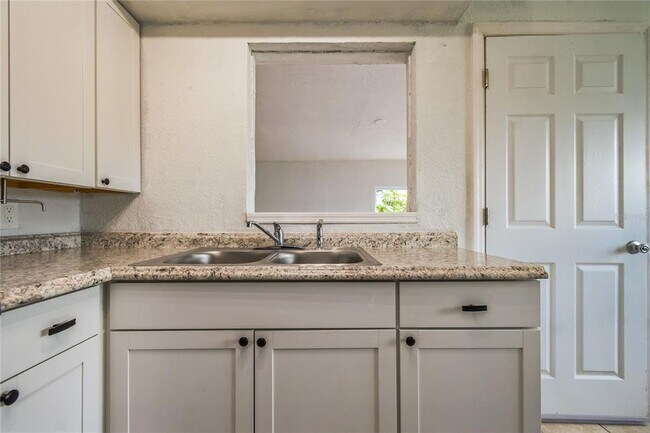 Building Photo - 3312 Plummer Cir