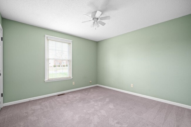 Building Photo - Pet Friendly Three Bedroom!