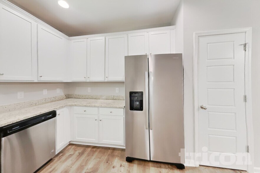 Building Photo - 741 W Coker Way