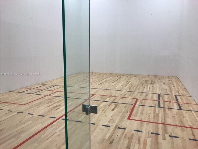 Building Photo - 1010 Brickell Ave