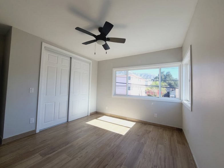 Building Photo - 9949 Pinewood Ave