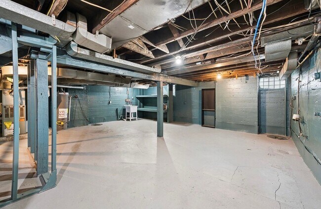Building Photo - 1131 Irwin St