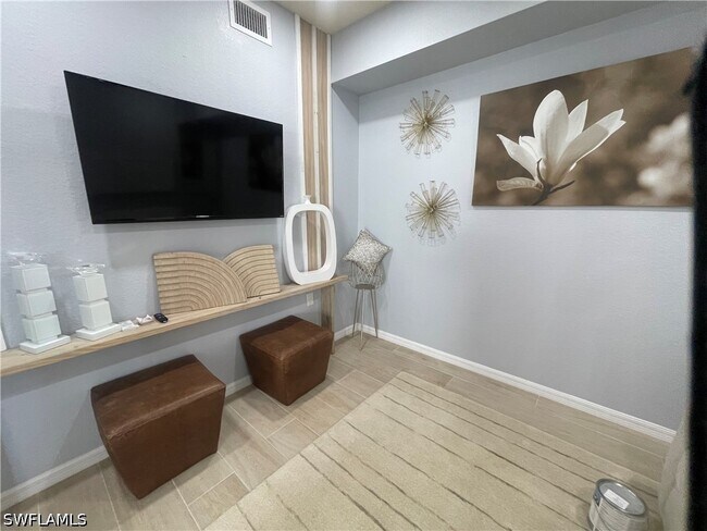 Building Photo - 9727 Acqua Ct