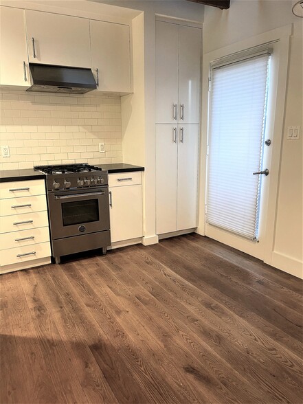 kitchen - 1168 Grant Ave