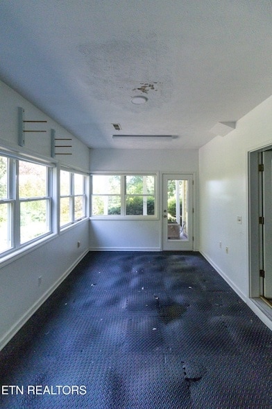 Building Photo - 2084 Allenridge Dr