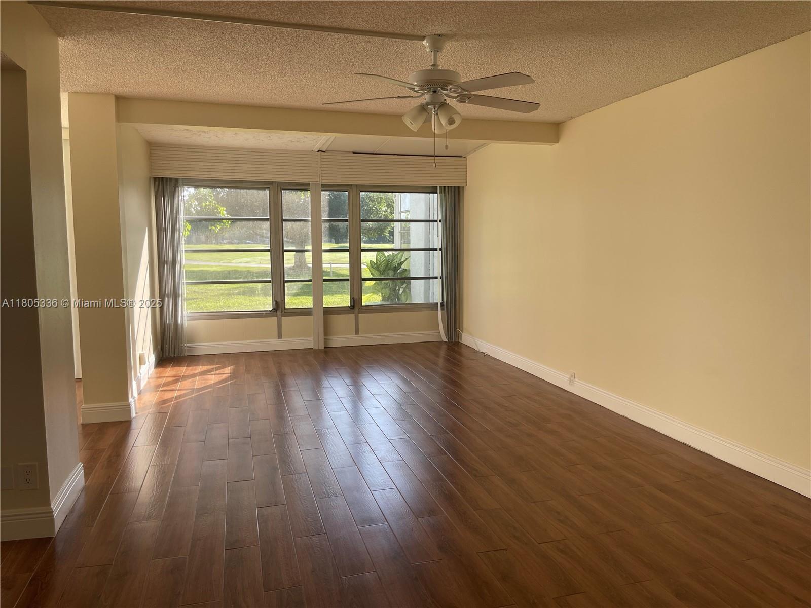 Building Photo - 9401 Evergreen Pl