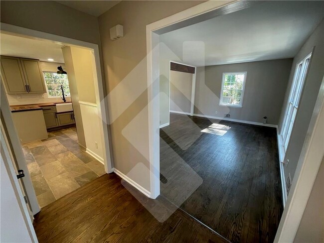 Building Photo - 9935 La View Cir