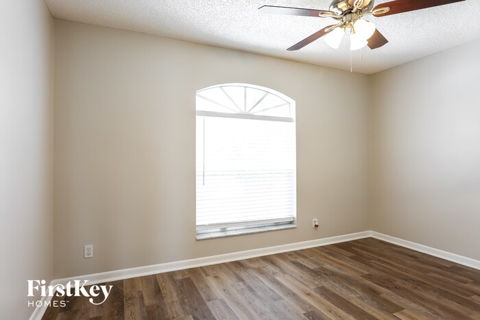 Building Photo - 3202 W Buena Vista Dr