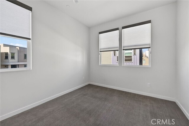 Building Photo - 1015 Somerton Dr