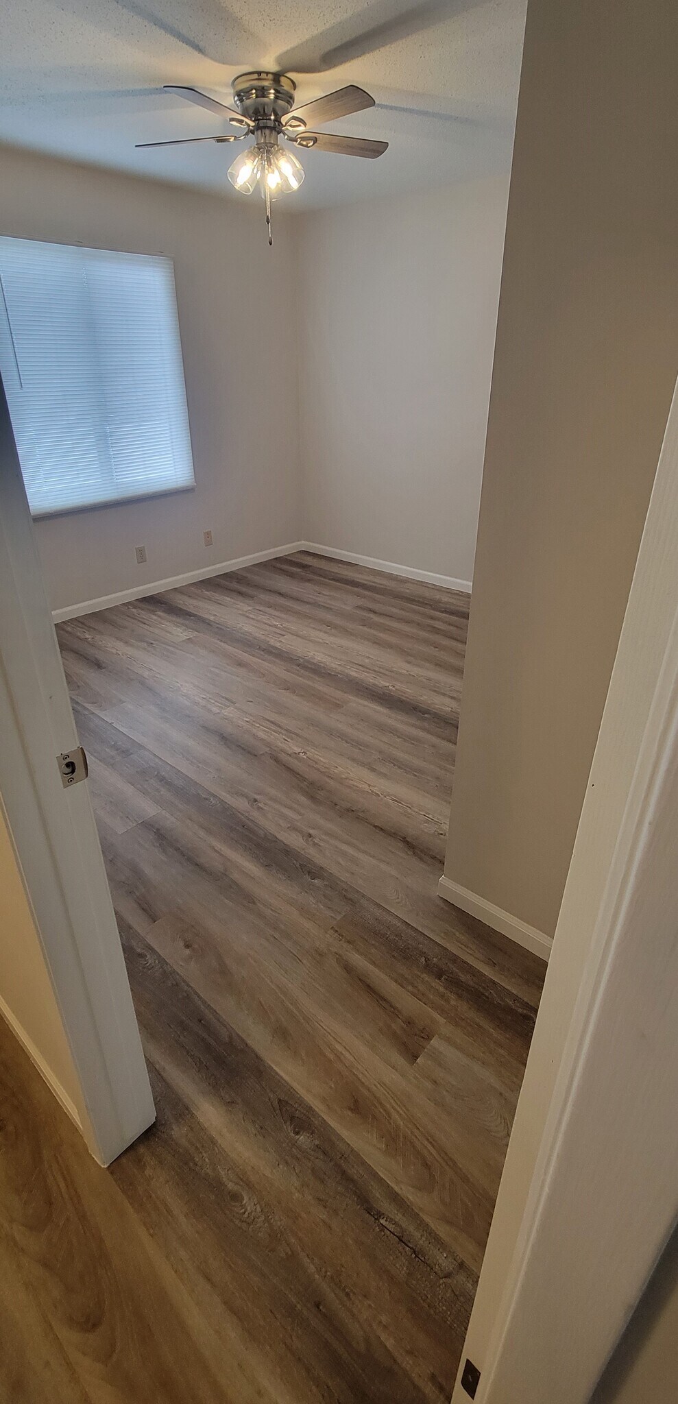 Building Photo - 2080 NW Hickory Ln