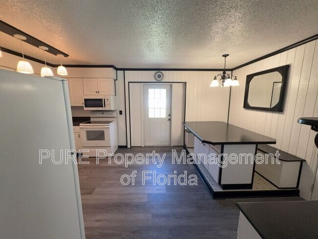 Building Photo - 12300 SE 128th Ct