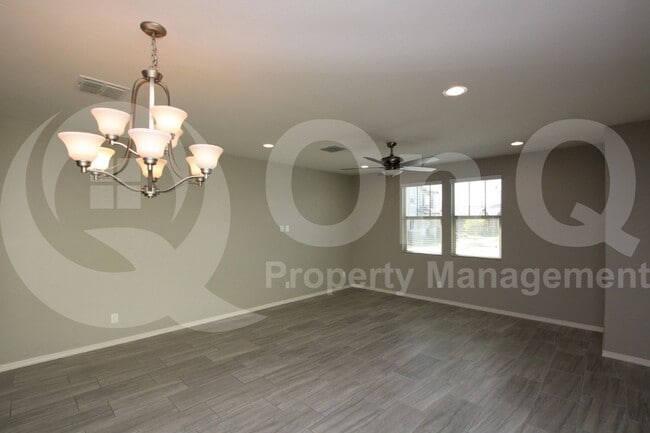 Building Photo - 2171 S Wallrade Ln