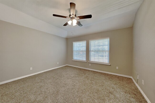 Building Photo - 7402 Grackle Dr