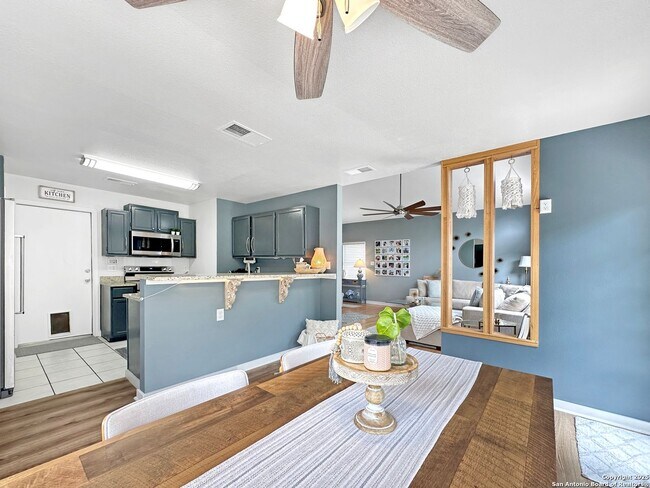 Building Photo - A beautifully remodeled 3-bedroom 2.5-bath...