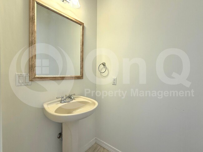 Building Photo - 15104 E Ridgeway Dr