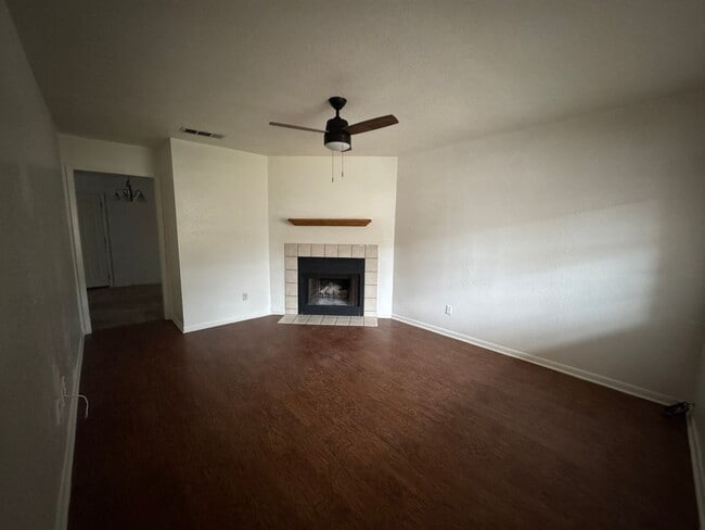 Building Photo - 2208 Chafin Dr