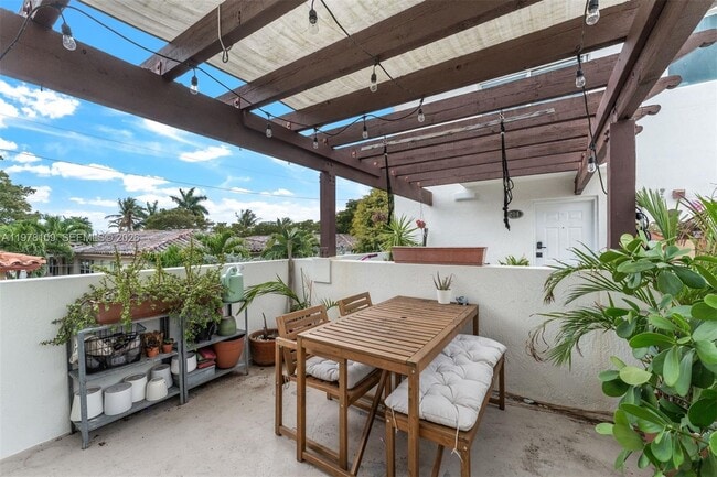 Building Photo - 630 85th St