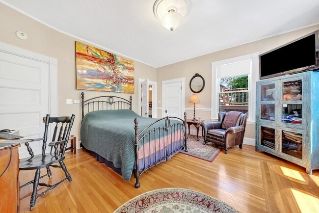 Building Photo - 56 Warren Ave