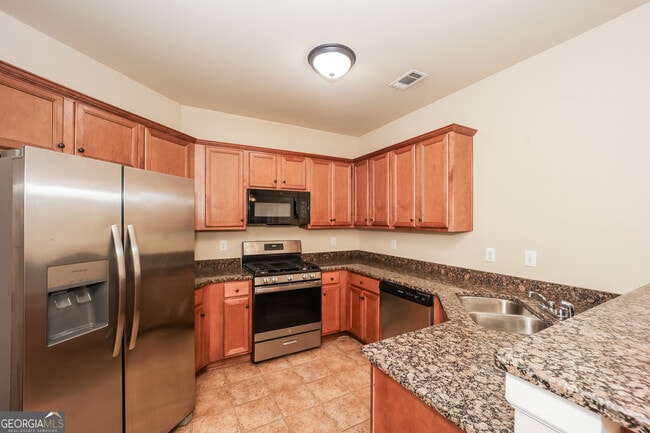 Building Photo - 106 Heritage Club Ln