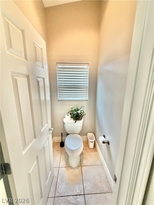 Building Photo - 399 Center Green Dr