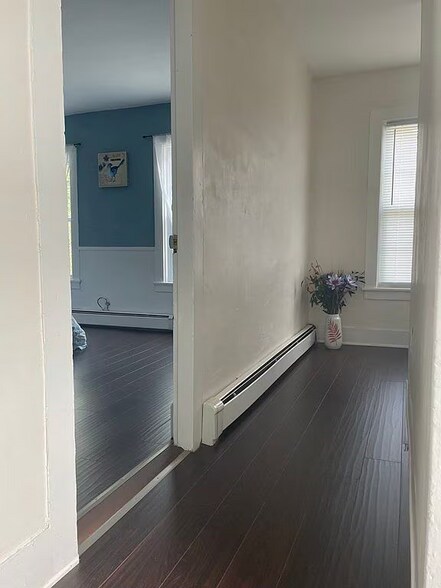 Building Photo - 27-29 Snell St