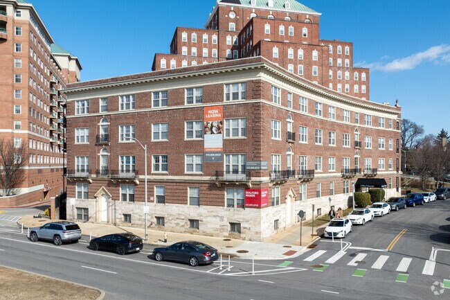 Building Photo - Guilford Manor