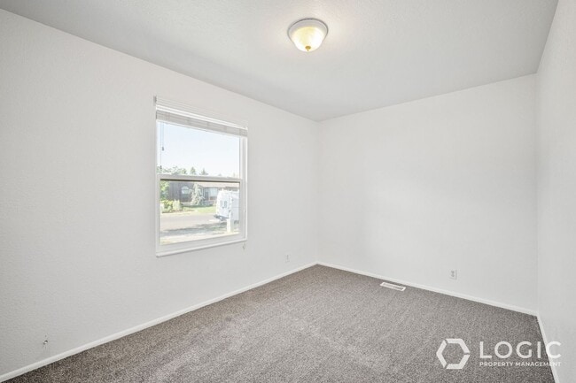 Building Photo - 820 W 1175 S