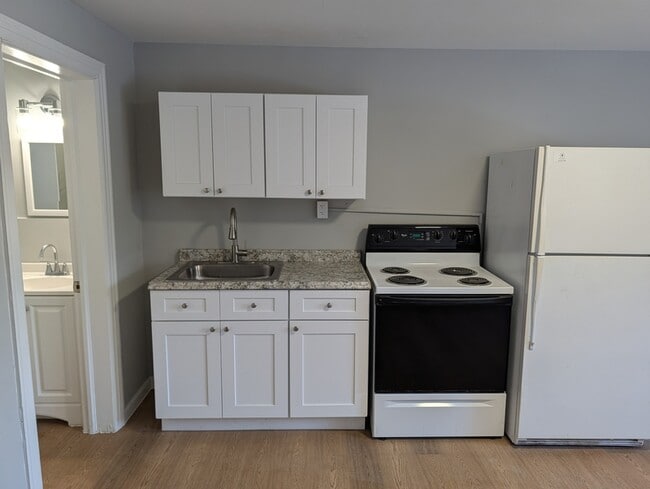 Building Photo - 1113 Portland-Cobalt Rd