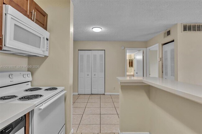 Building Photo - 10765 Cleary Blvd