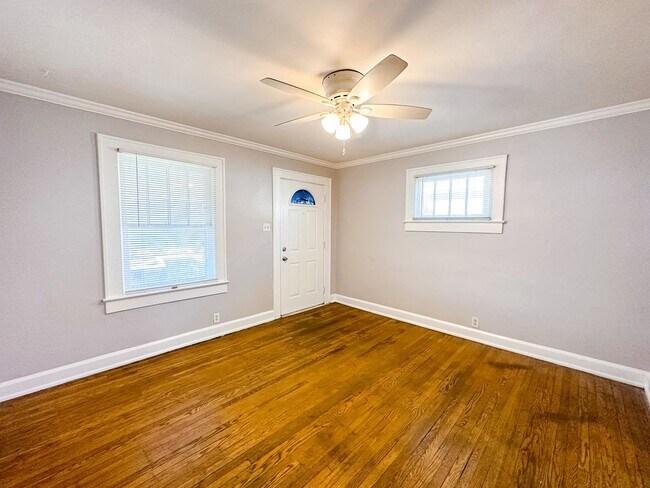 Building Photo - 867-867 N Linwood Ave