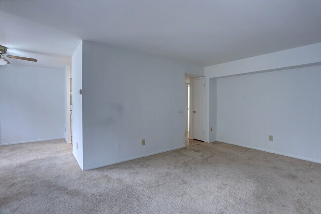 Building Photo - 1BD/1BA - Great Condo in Columbia