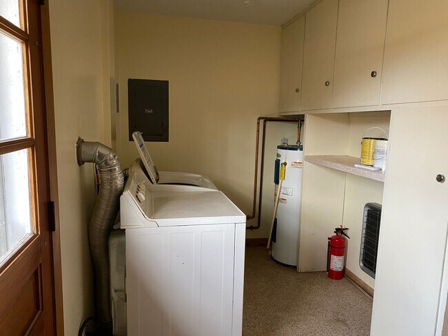 Building Photo - 2br/1bath duplex in Stevensville