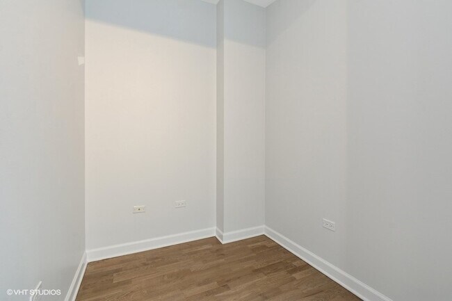 Building Photo - 1211 S Prairie Ave