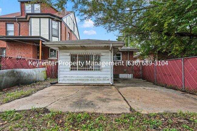 Building Photo - 5855 Pershing Ave