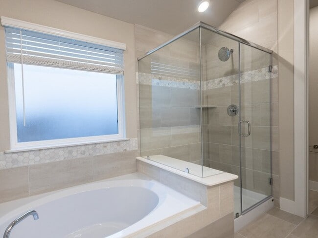 Building Photo - 2010 Bluff Oak Ct