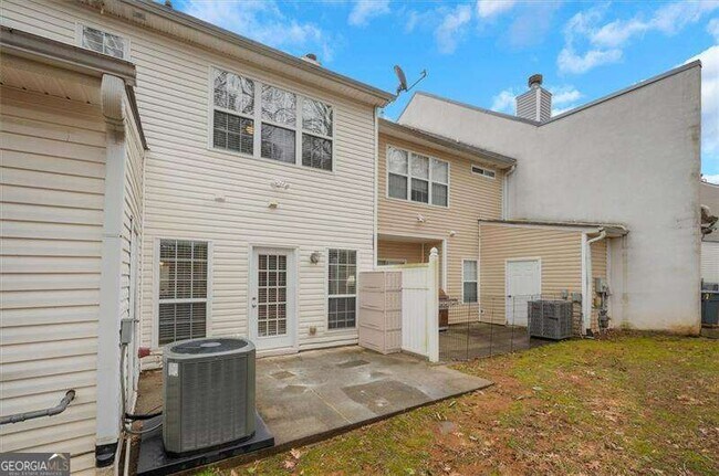 Building Photo - 940 Tree Creek Blvd