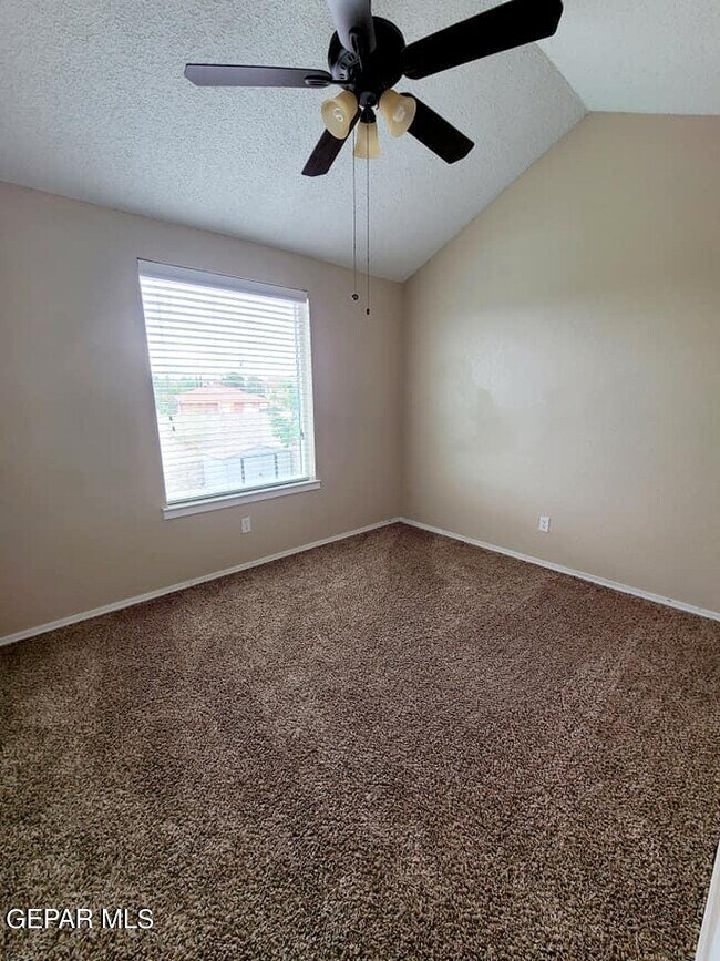 Building Photo - 765 Colchester Dr