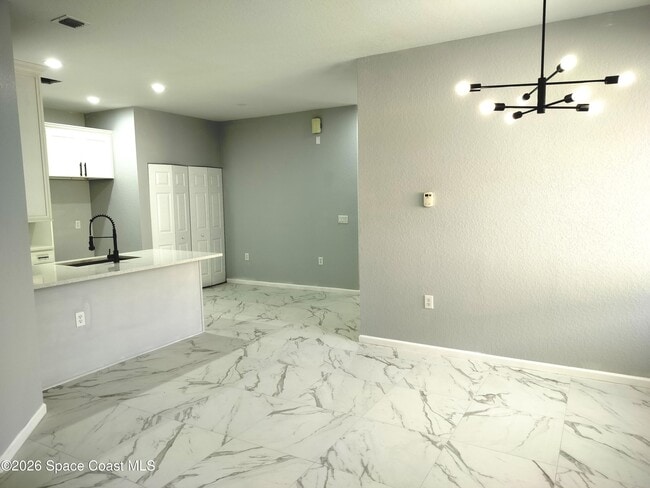 Building Photo - 826 Middleton Dr SW