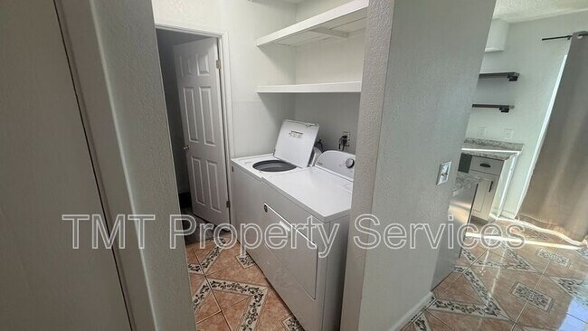 Building Photo - 714 Tanner Dr