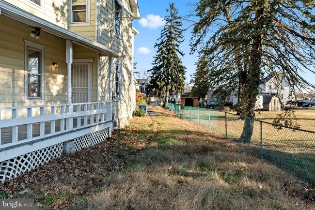 Building Photo - 606 Spruce St